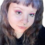 Hola, me llamo Bárbara y ofrezco clases de conversación en español para extranjeros. También hablo inglês